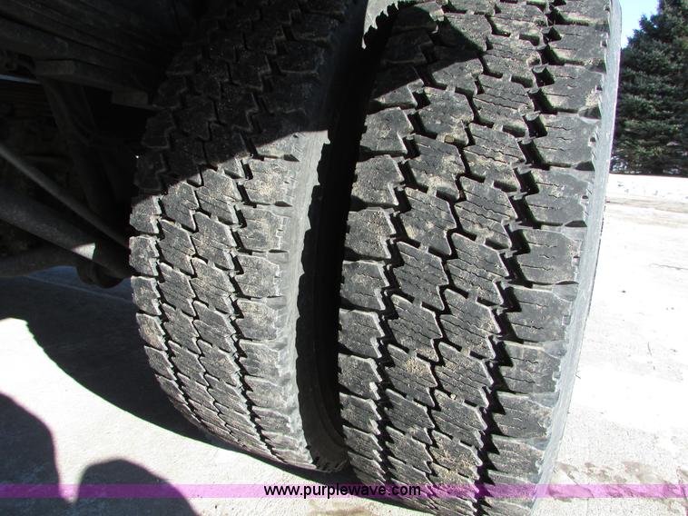 image for item I6712 2009 Chevrolet C5500 Crew Cab service truck