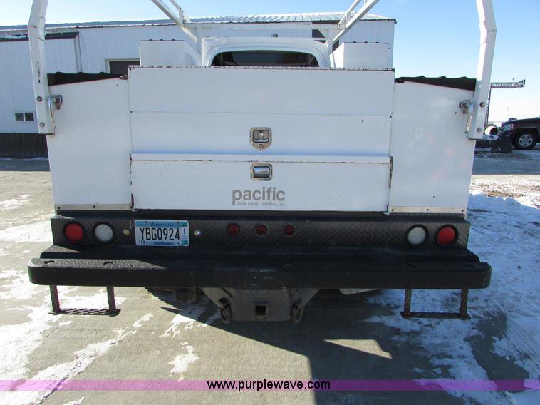 image for item I6712 2009 Chevrolet C5500 Crew Cab service truck