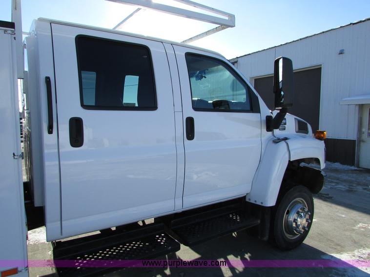 image for item I6712 2009 Chevrolet C5500 Crew Cab service truck