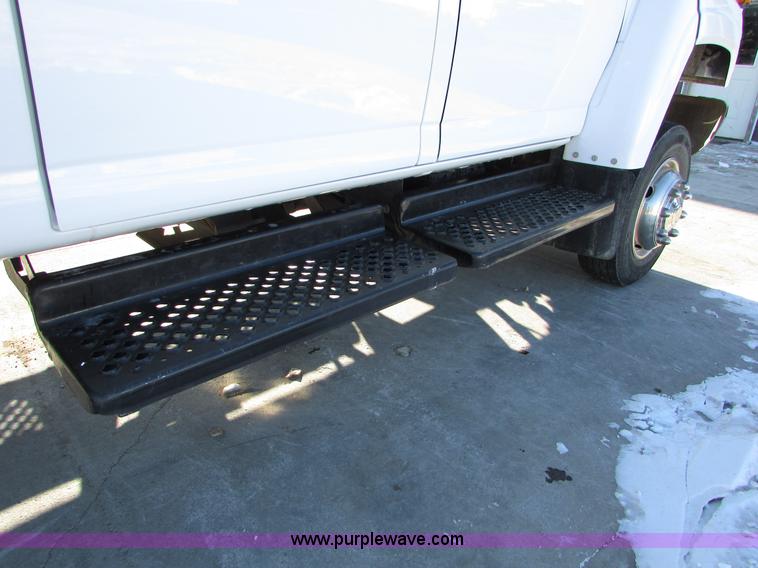 image for item I6712 2009 Chevrolet C5500 Crew Cab service truck