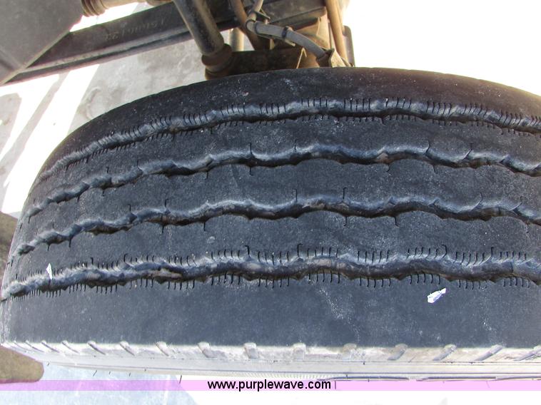 image for item I6712 2009 Chevrolet C5500 Crew Cab service truck