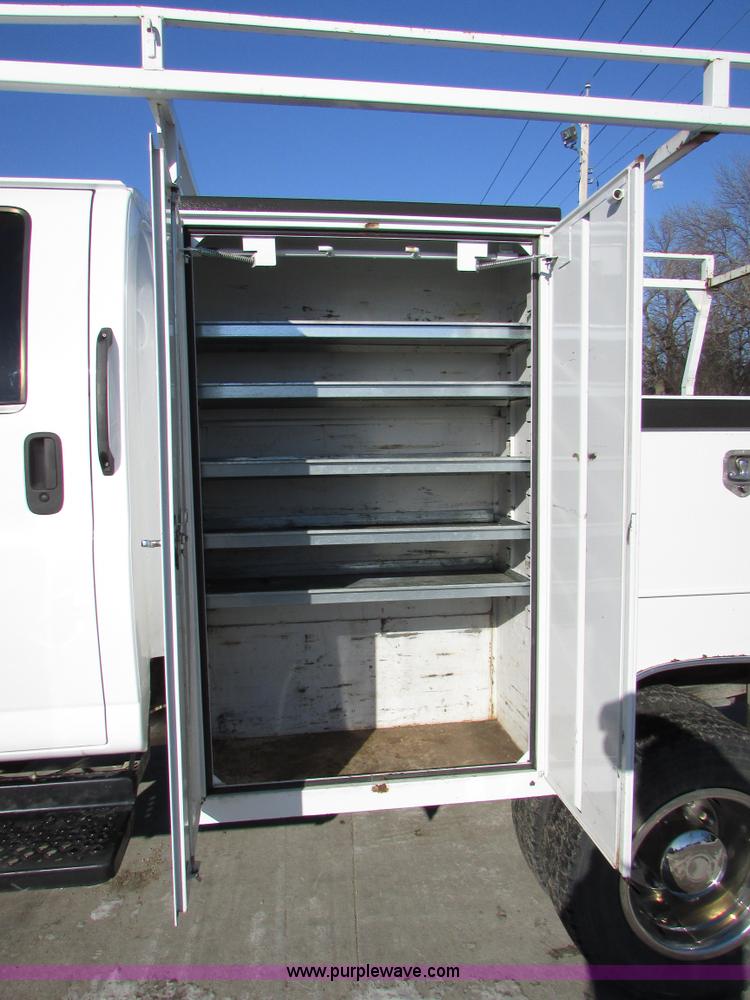 image for item I6712 2009 Chevrolet C5500 Crew Cab service truck