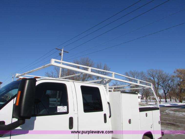 image for item I6712 2009 Chevrolet C5500 Crew Cab service truck