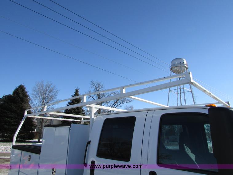image for item I6712 2009 Chevrolet C5500 Crew Cab service truck