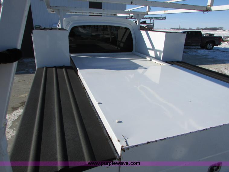 image for item I6712 2009 Chevrolet C5500 Crew Cab service truck