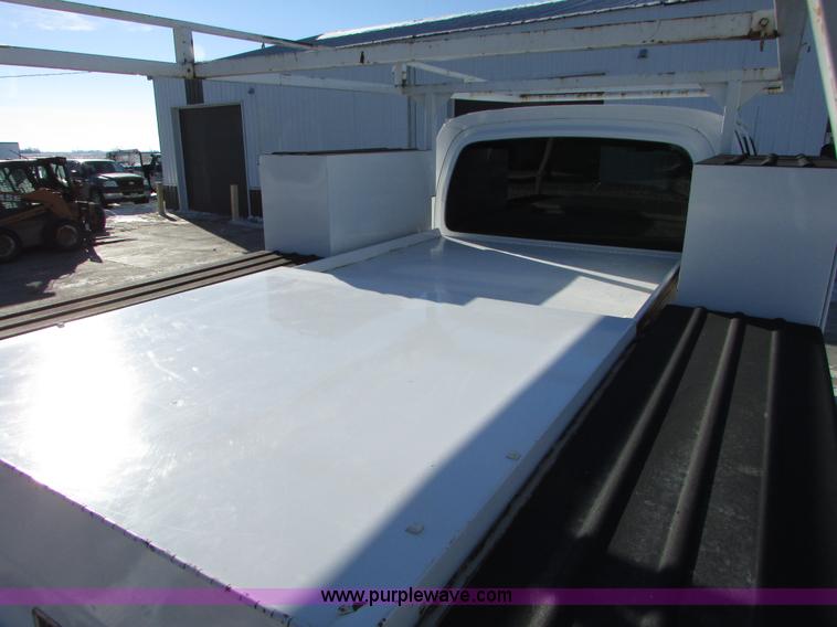 image for item I6712 2009 Chevrolet C5500 Crew Cab service truck