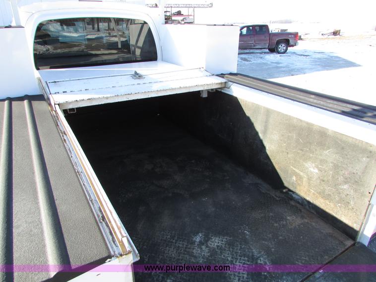 image for item I6712 2009 Chevrolet C5500 Crew Cab service truck