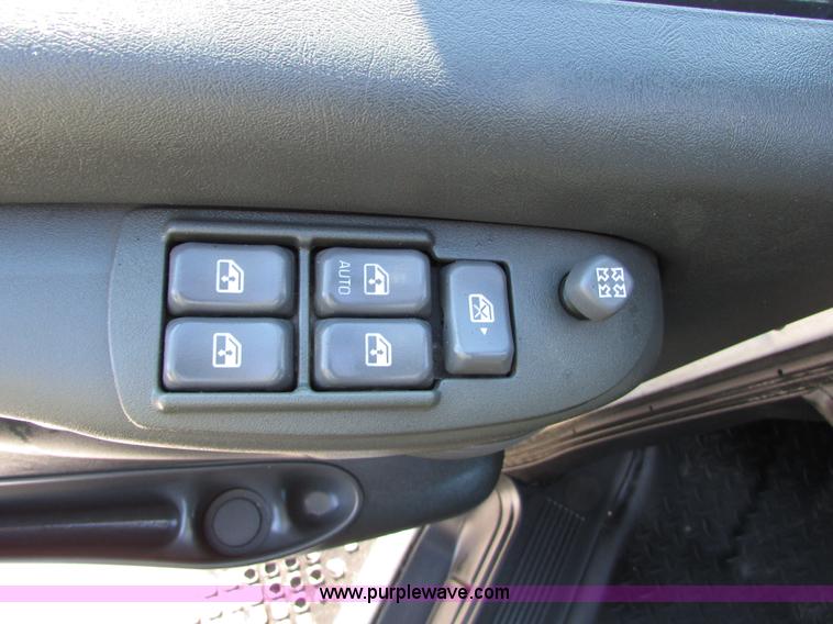 image for item I6712 2009 Chevrolet C5500 Crew Cab service truck