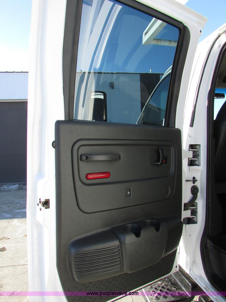 image for item I6712 2009 Chevrolet C5500 Crew Cab service truck