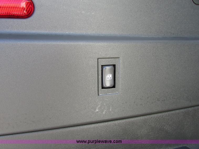 image for item I6712 2009 Chevrolet C5500 Crew Cab service truck