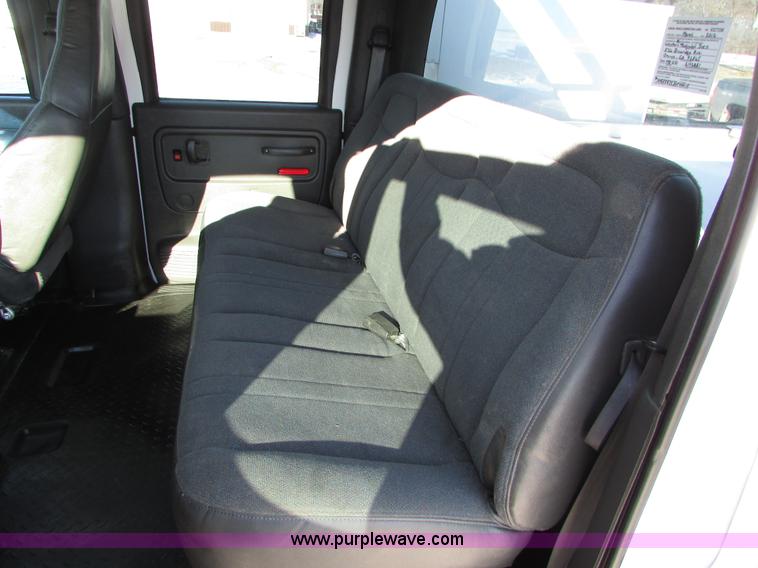 image for item I6712 2009 Chevrolet C5500 Crew Cab service truck