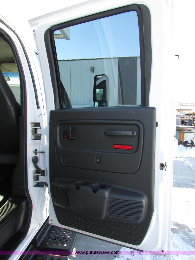 image for item I6712 2009 Chevrolet C5500 Crew Cab service truck