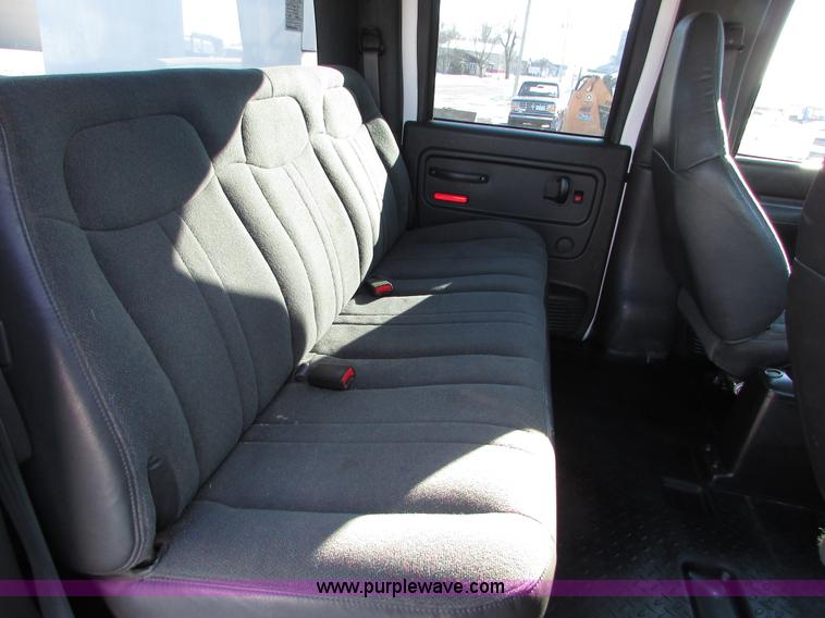 image for item I6712 2009 Chevrolet C5500 Crew Cab service truck