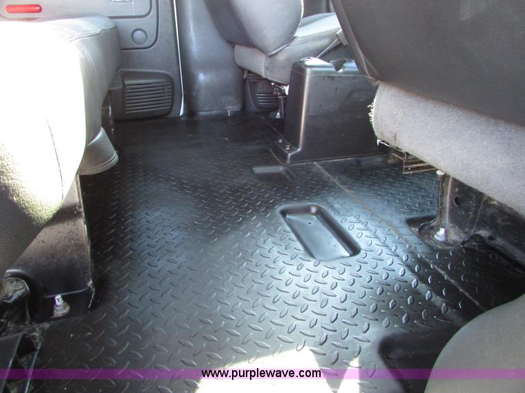 image for item I6712 2009 Chevrolet C5500 Crew Cab service truck