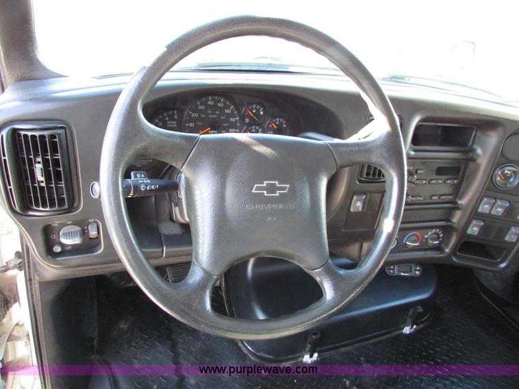 image for item I6712 2009 Chevrolet C5500 Crew Cab service truck