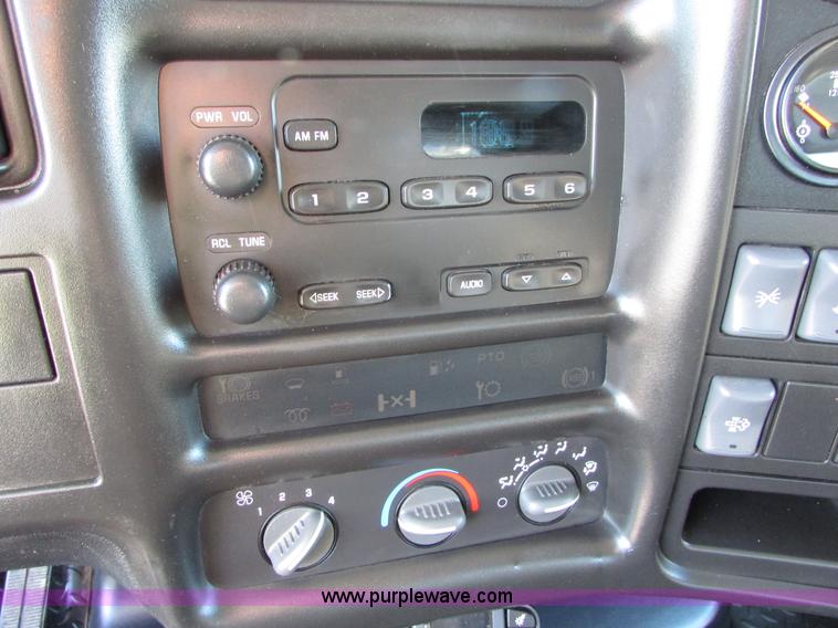 image for item I6712 2009 Chevrolet C5500 Crew Cab service truck