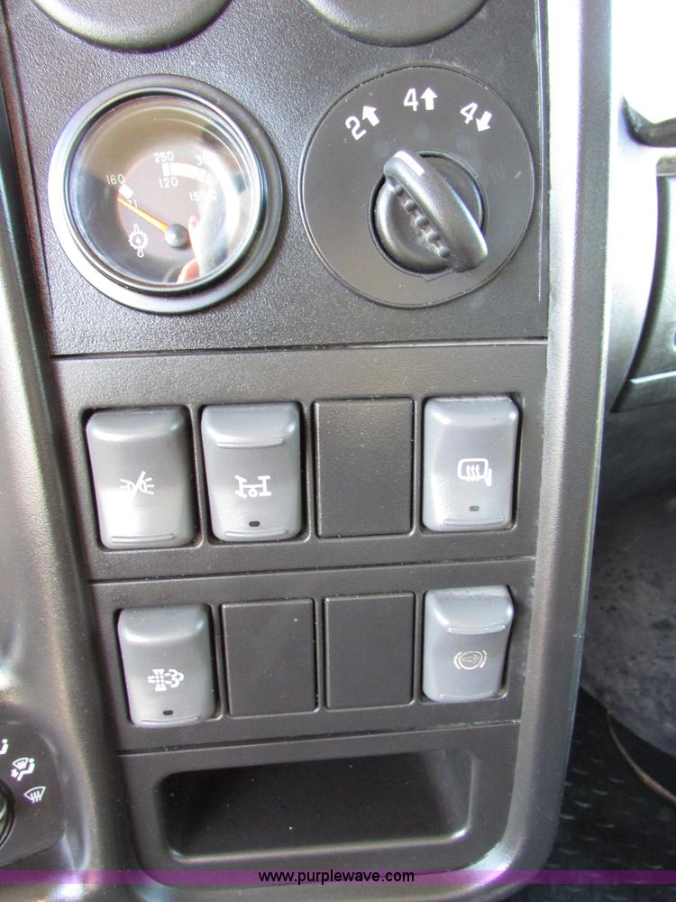 image for item I6712 2009 Chevrolet C5500 Crew Cab service truck