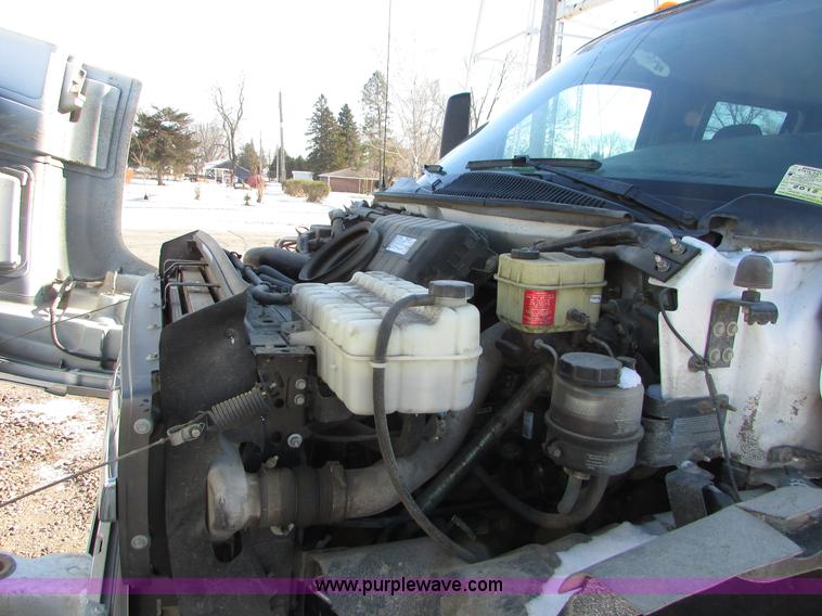 image for item I6712 2009 Chevrolet C5500 Crew Cab service truck
