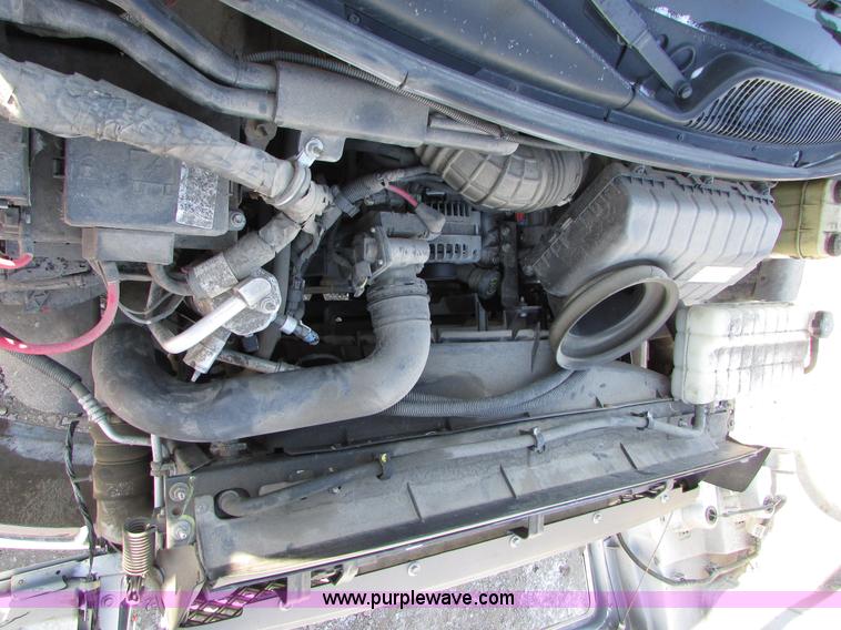 image for item I6712 2009 Chevrolet C5500 Crew Cab service truck