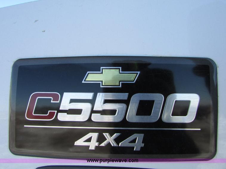 image for item I6712 2009 Chevrolet C5500 Crew Cab service truck