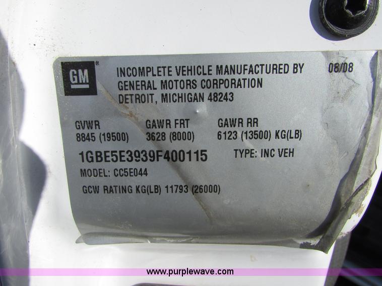 image for item I6712 2009 Chevrolet C5500 Crew Cab service truck