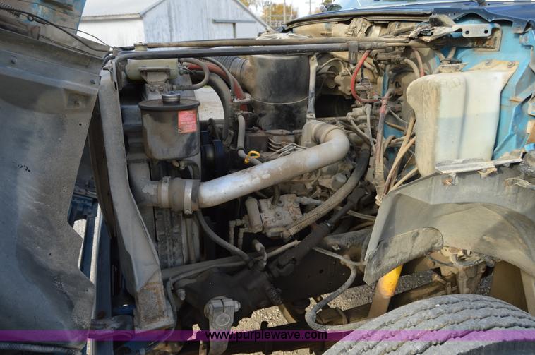 image for item I7000 1992 Ford F700 dump truck