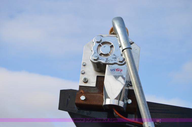 image for item I7000 1992 Ford F700 dump truck