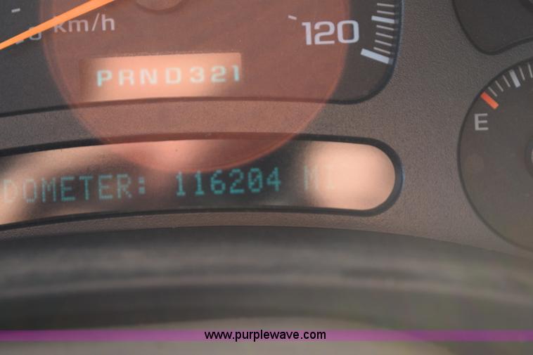 image for item I8619 2004 Chevrolet Silverado 3500 flatbed dump truck