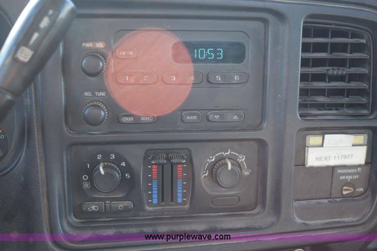 image for item I8619 2004 Chevrolet Silverado 3500 flatbed dump truck