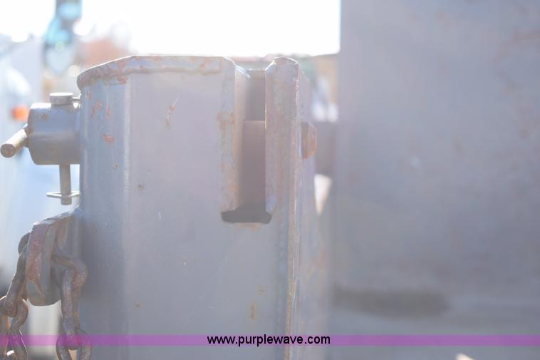 image for item I8619 2004 Chevrolet Silverado 3500 flatbed dump truck