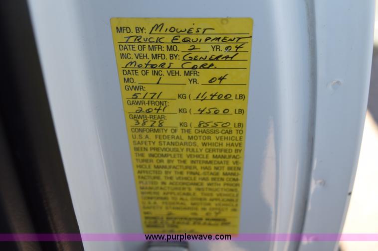 image for item I8619 2004 Chevrolet Silverado 3500 flatbed dump truck