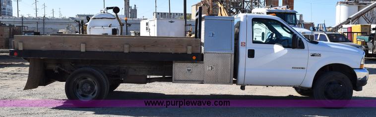 image for item I8667 2003 Ford F450 XLT Super Duty flatbed truck