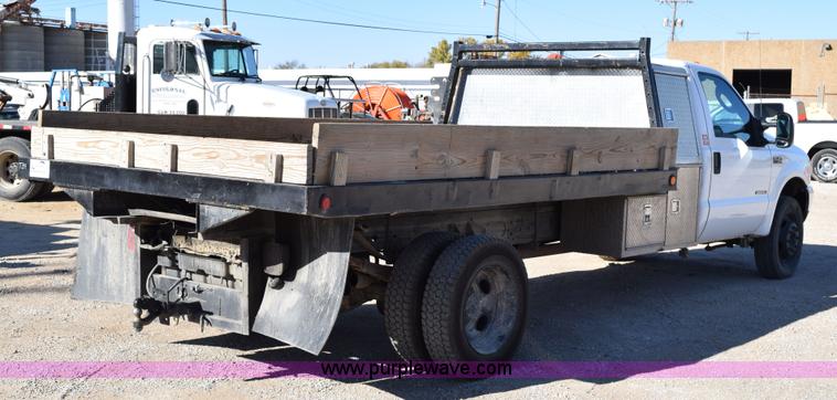 image for item I8667 2003 Ford F450 XLT Super Duty flatbed truck