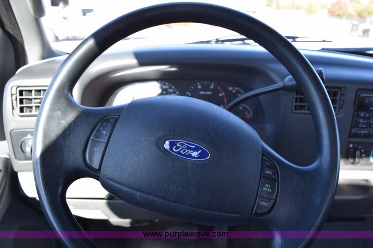 image for item I8667 2003 Ford F450 XLT Super Duty flatbed truck