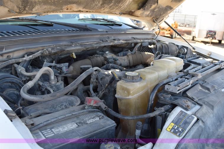 image for item I8667 2003 Ford F450 XLT Super Duty flatbed truck