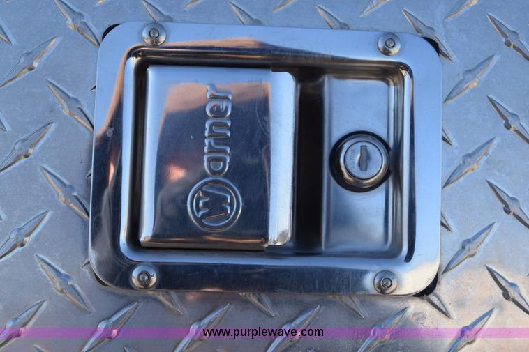 image for item I8667 2003 Ford F450 XLT Super Duty flatbed truck