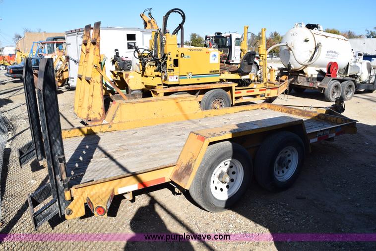 image for item I8668 2005 Redi Haul flatbed trailer