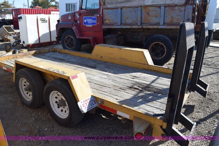 image for item I8668 2005 Redi Haul flatbed trailer