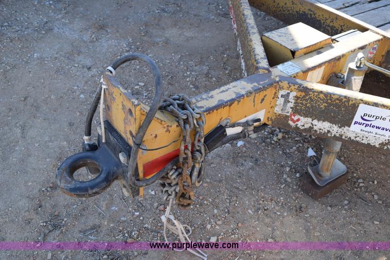 image for item I8668 2005 Redi Haul flatbed trailer