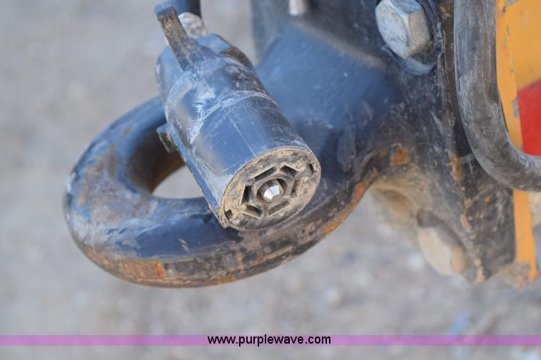 image for item I8668 2005 Redi Haul flatbed trailer