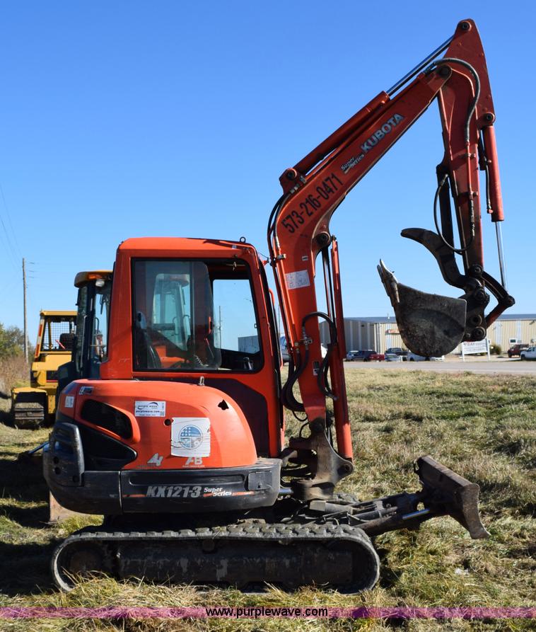image for item I8673 2005 Kubota KX121-3SS compact excavator