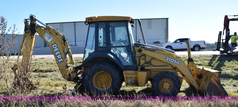image for item I8674 2001 John Deere 310SG backhoe