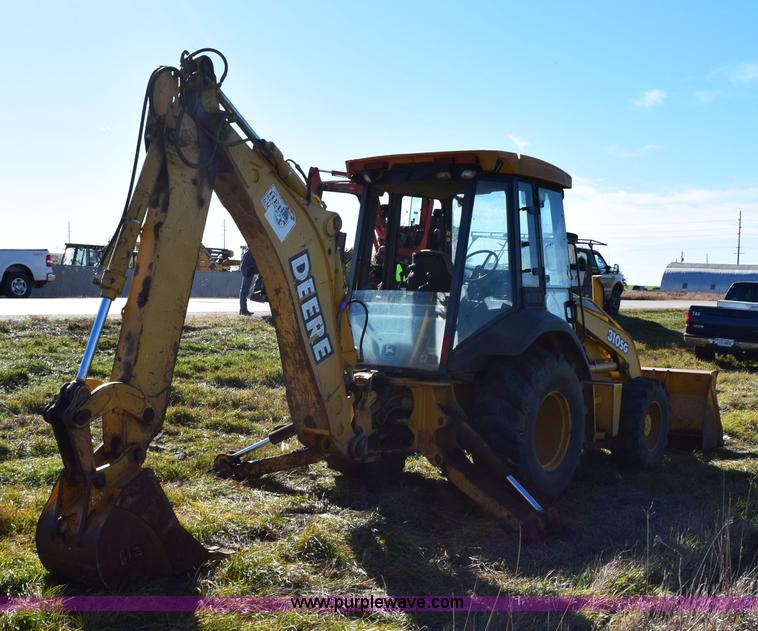 image for item I8674 2001 John Deere 310SG backhoe