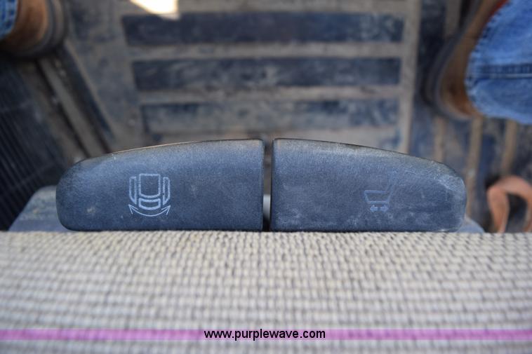 image for item I8674 2001 John Deere 310SG backhoe