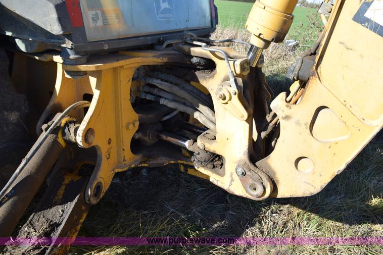 image for item I8674 2001 John Deere 310SG backhoe