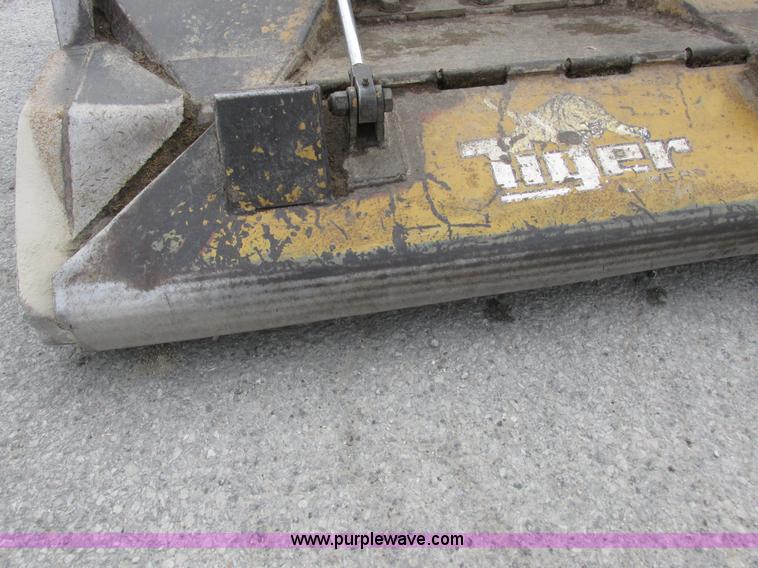 image for item I8840 2004 John Deere 6420 tractor