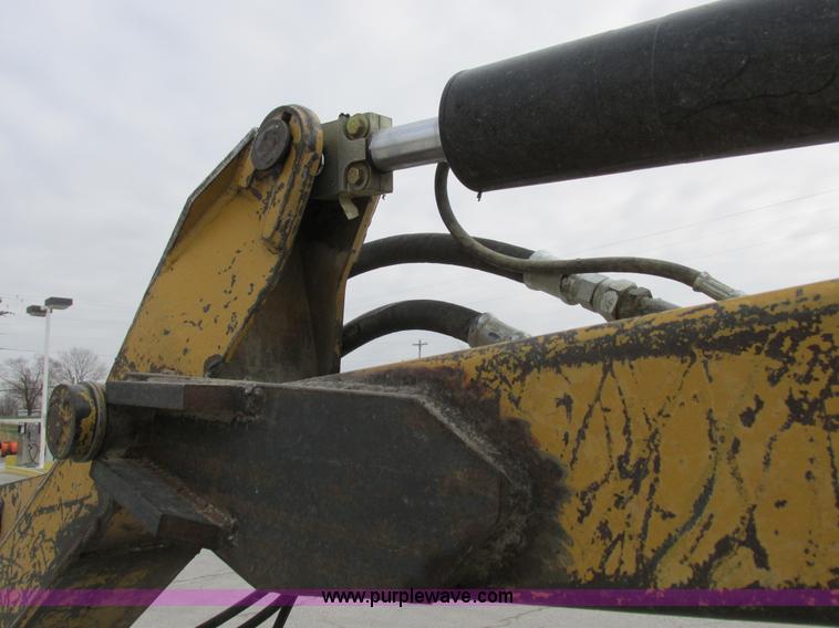 image for item I8840 2004 John Deere 6420 tractor