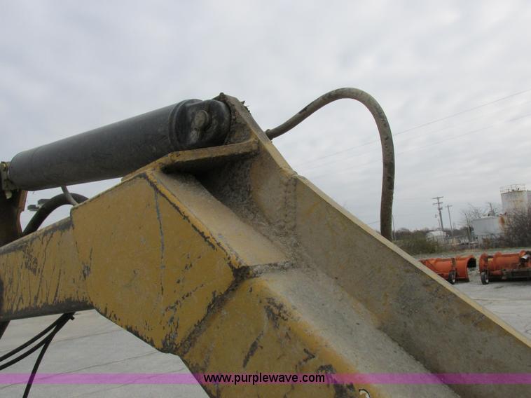 image for item I8840 2004 John Deere 6420 tractor