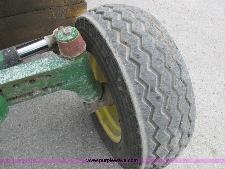 image for item I8840 2004 John Deere 6420 tractor