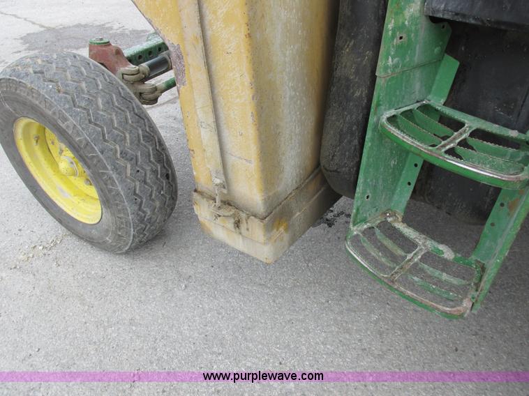 image for item I8840 2004 John Deere 6420 tractor